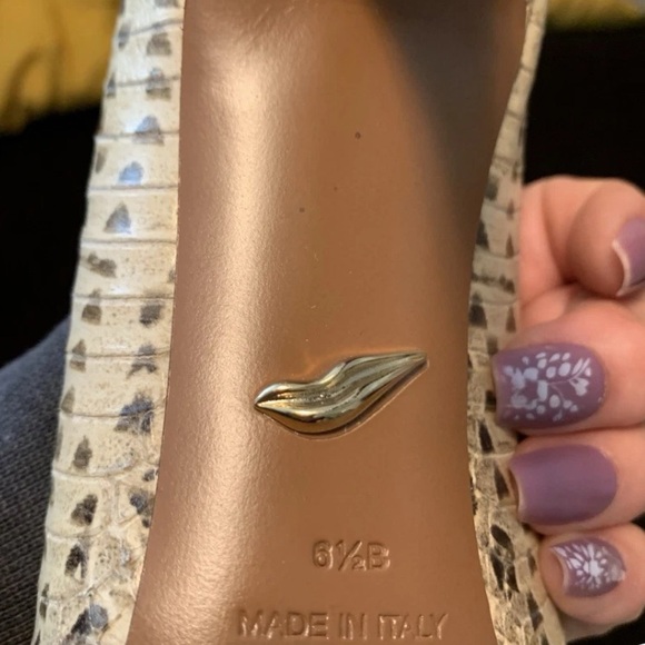 Diane Von Furstenberg Bethany Viper Snake pumps worn once 6.5 - Picture 2 of 3